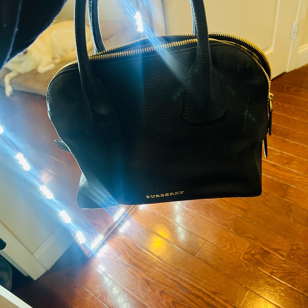 Black Burberry bag no scratches or rips ! Great condition and not used a lot